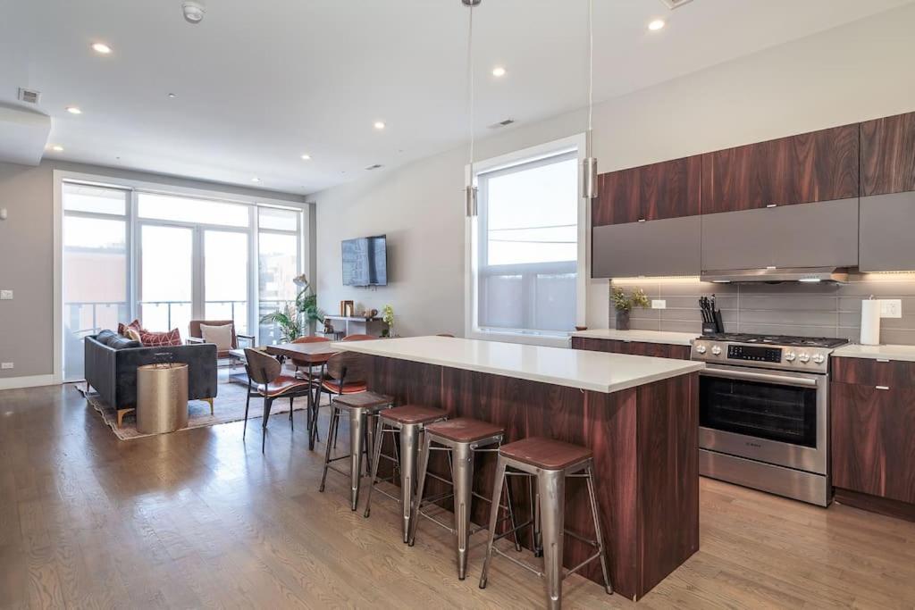 Breathtaking Downtown Penthouse A - Sleeps 11 Villa Chicago Exterior photo